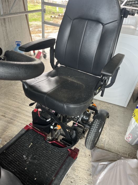 Инвалидни електрически колички