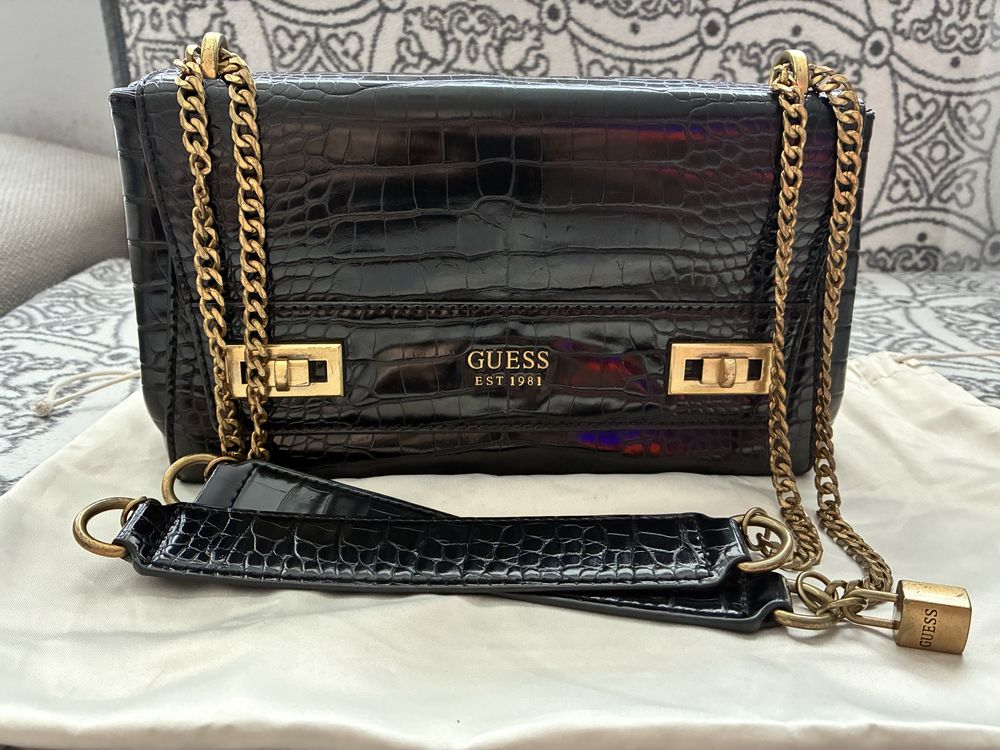 Кожена чанта GUESS