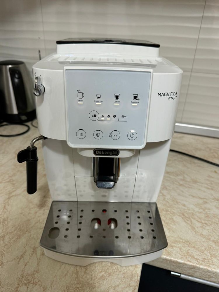 Espressor automat DE LONGHI