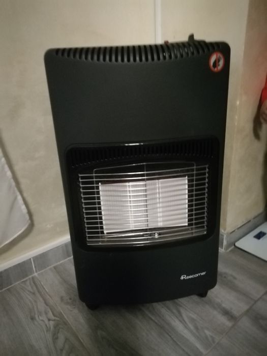 Vând soba pe gaz Reecomer