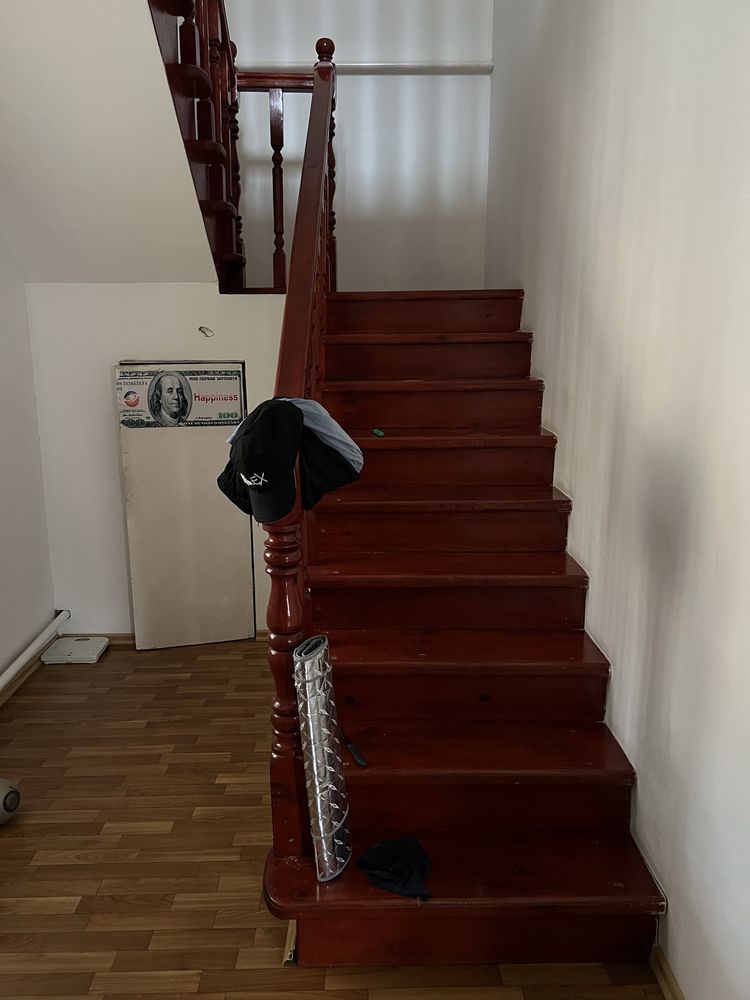 Продается Лестница из дорогого дерева