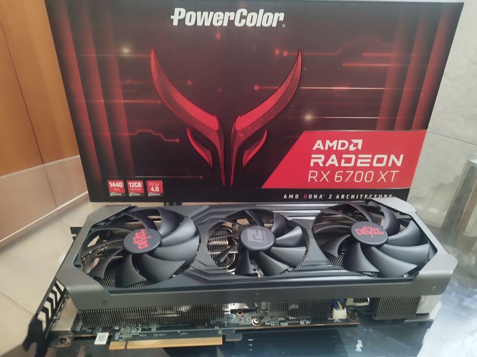 Power Color AMD RADEON RX 6700 XT