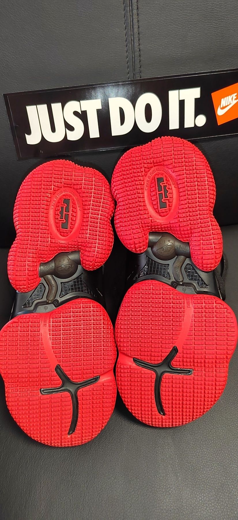 Nike Lebron XIX, номер 39