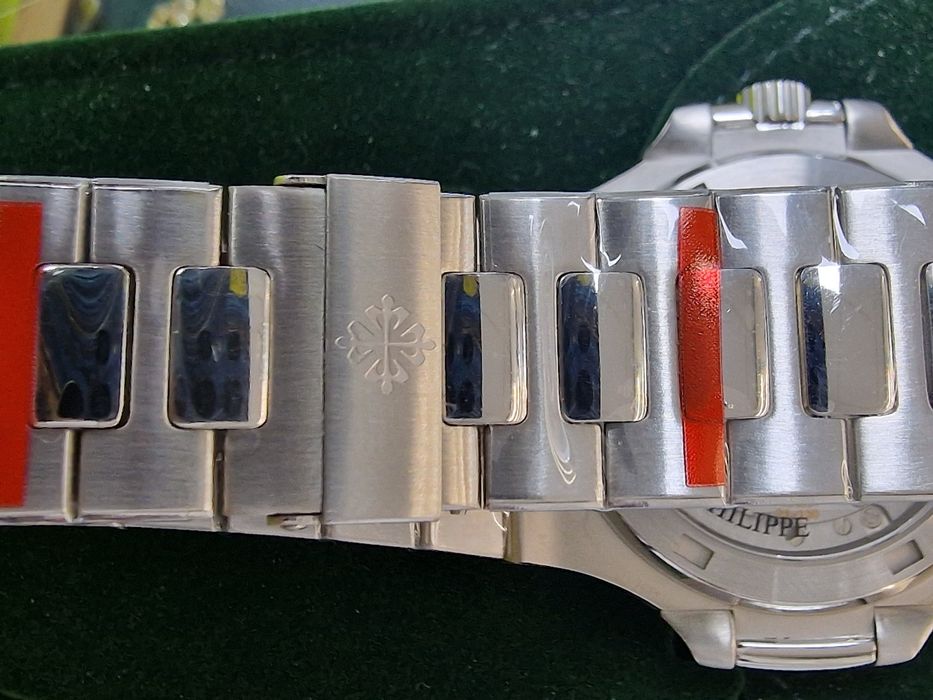 Amanet Vitan 107 Ceas Patek Nautilus Tiffany Nou