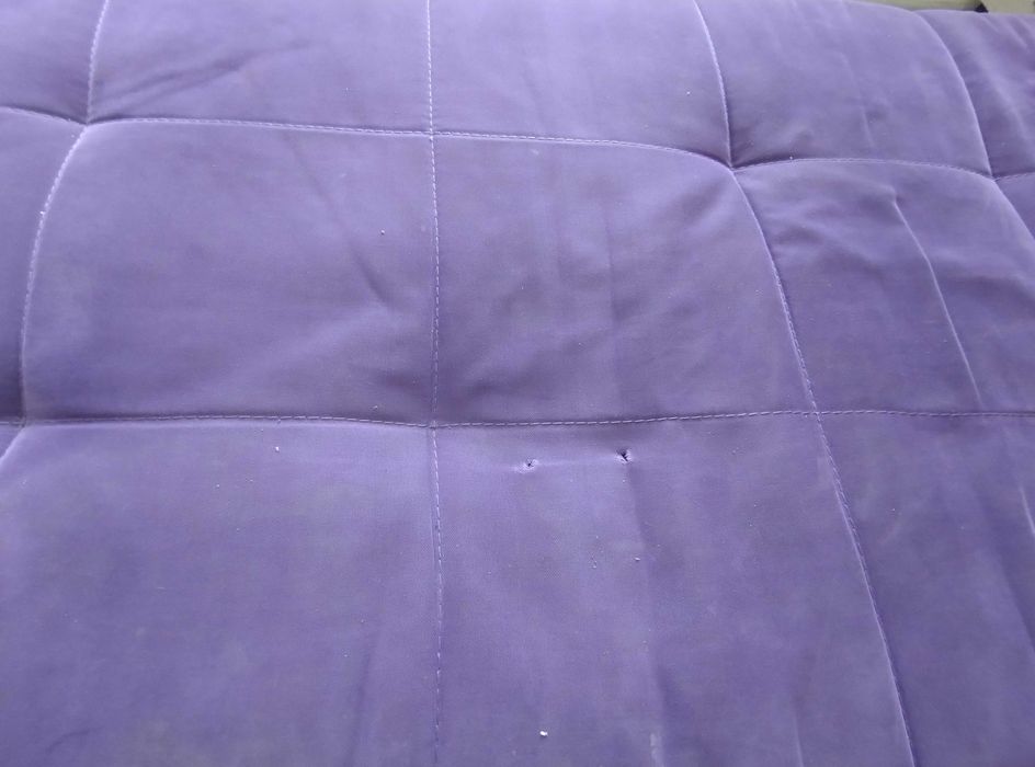 Ъглов диван в лилав цвят