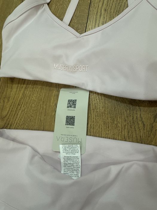 Дамски спортен сет клин бюстие и суитшърт Musera
