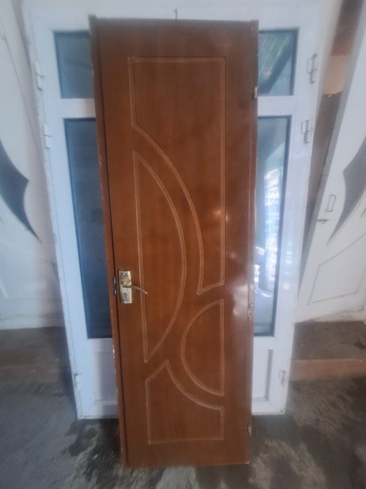 Стеклопакет акфа  эшиги ва МДФ эшиги сотилади.