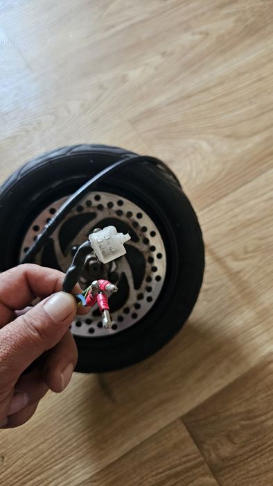 vând roată 48 v 800w 10 inch