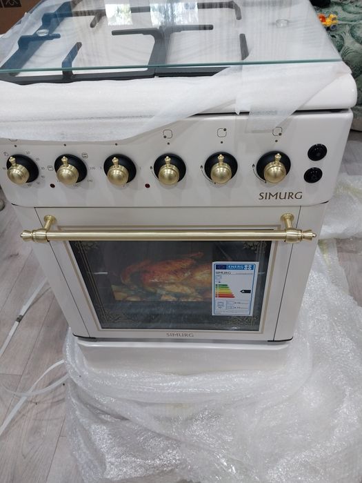 Продам газ плиту