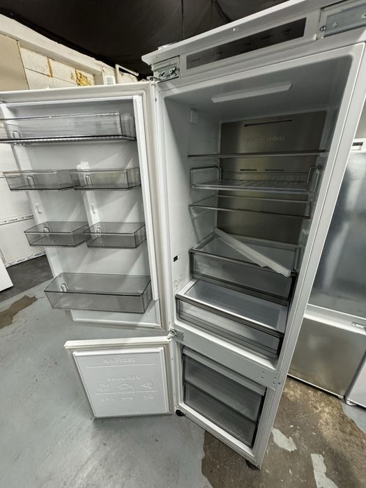 Combina frigorifica Samsung BRB26705DWW