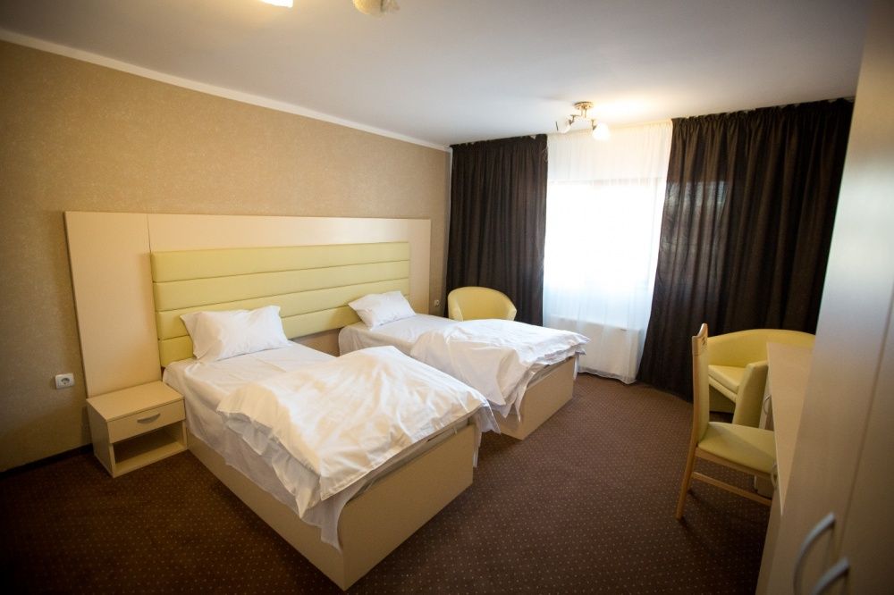 Camere Duble sau tween in regim hotelier
