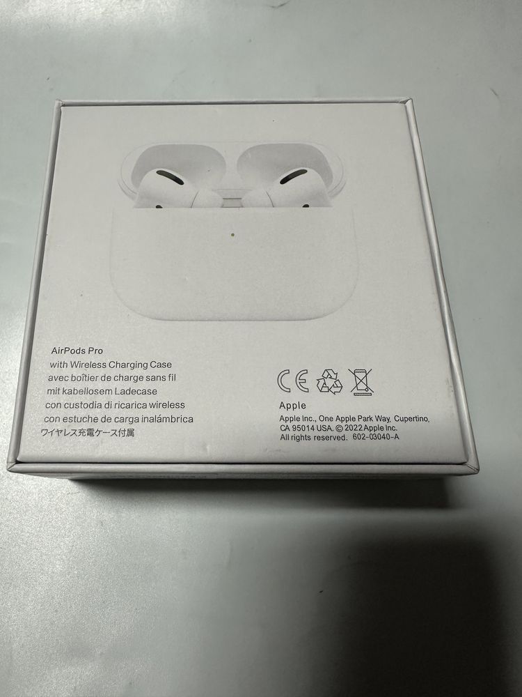 Оригинални слушалки Apple AirPods Pro - чисто нови