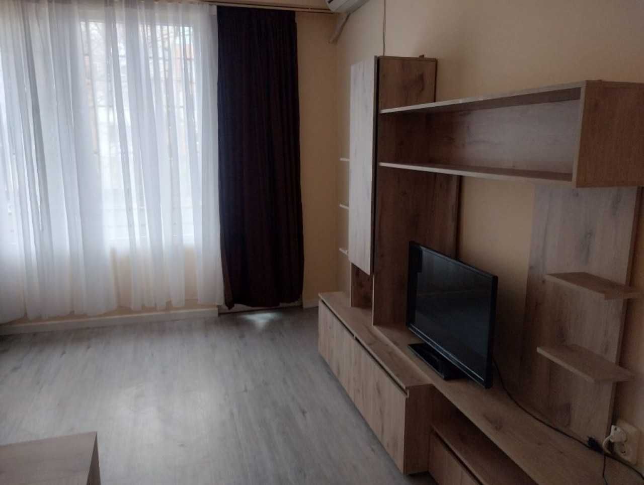 Дава се под наем Двустаен апартамент в Пловдив, Южен - 66 кв.м за 425 € - Снимка #2