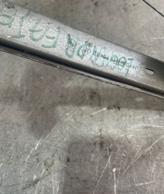 Macara geam fata dreapta electrica 400727 D Dacia Logan prima generat