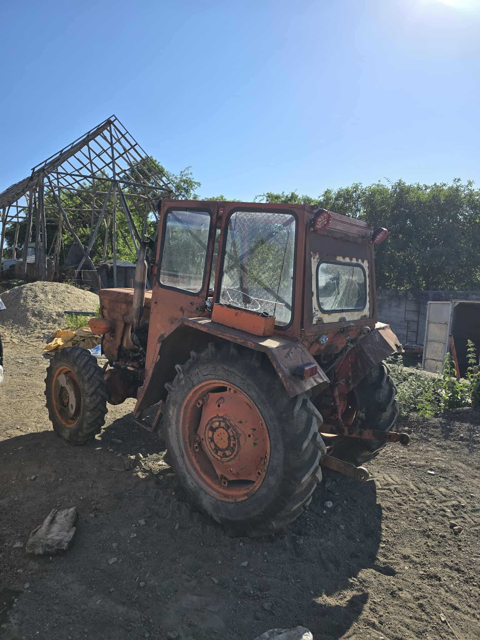 De vanzare Tractor UTB