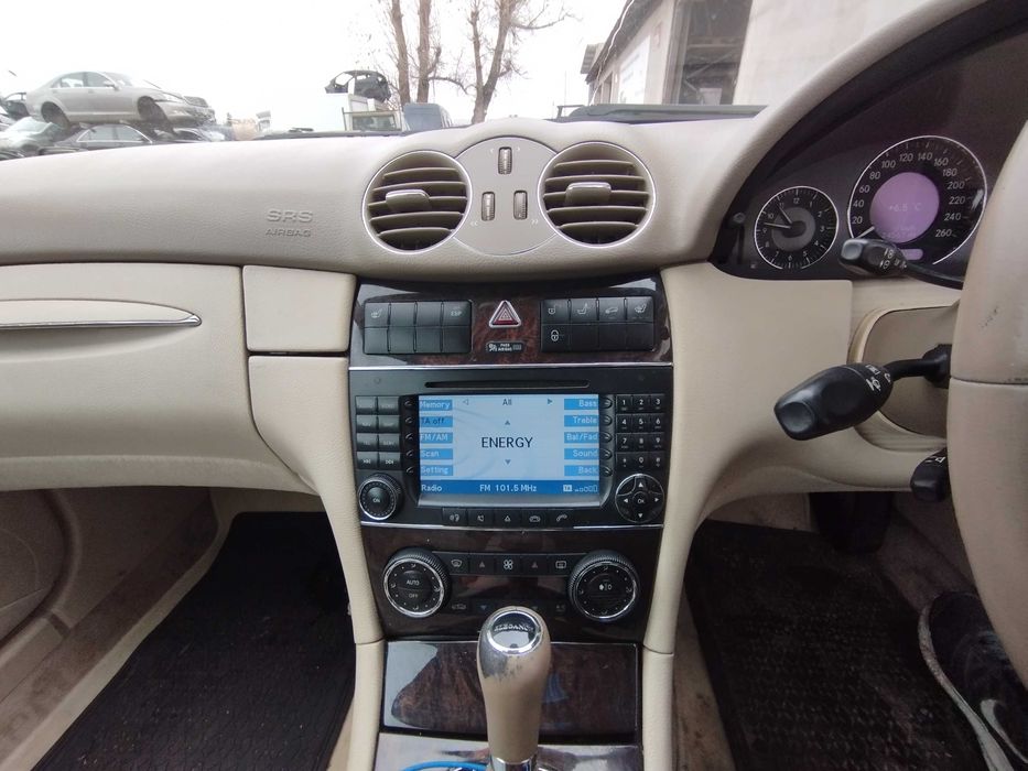 На части Mercedes CLK-350, W209