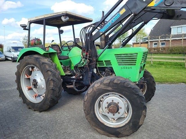 Tractor Deutz Fahr 6806 cu încărcător
