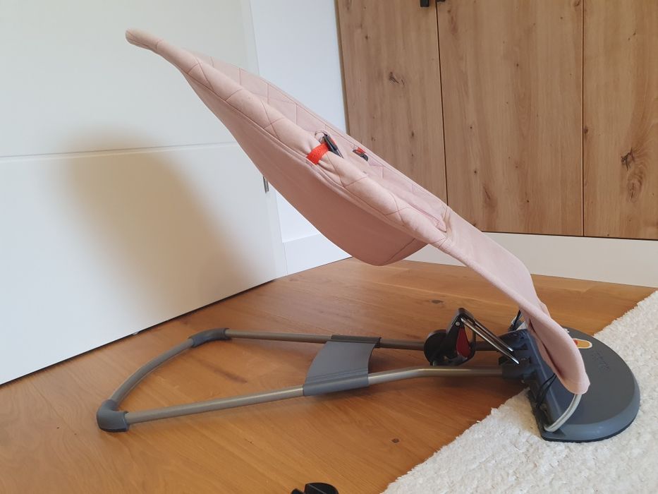 Balansoar Baby Bjorn ROZ pudrat (cadou inclus)