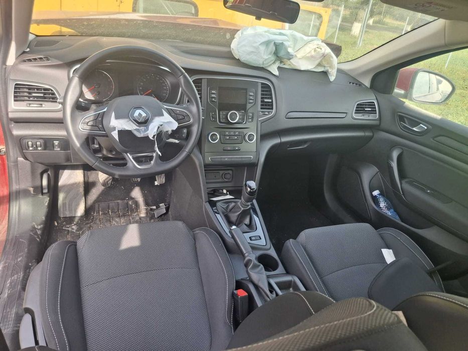 Dezmembrez Renault Megane 4 Sedan Facelift 1.3 TCE H5H-E4 140cp 3400km