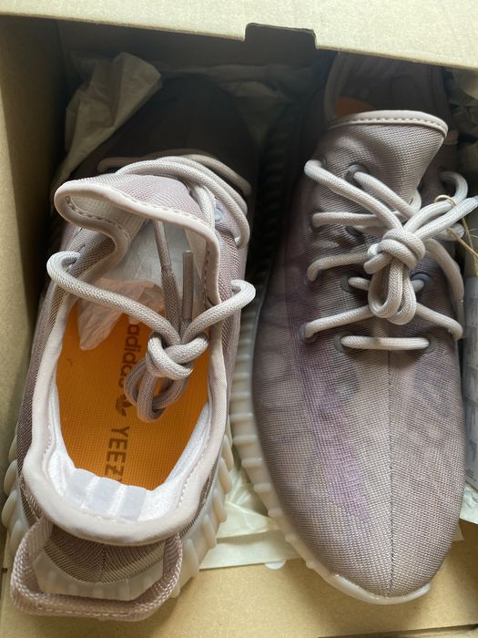 *НОВИ* Adidas Yeezy Boost 350 V2 Mono Mist 43 1/3