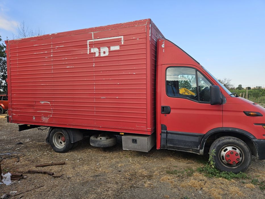 Vând iveco daily