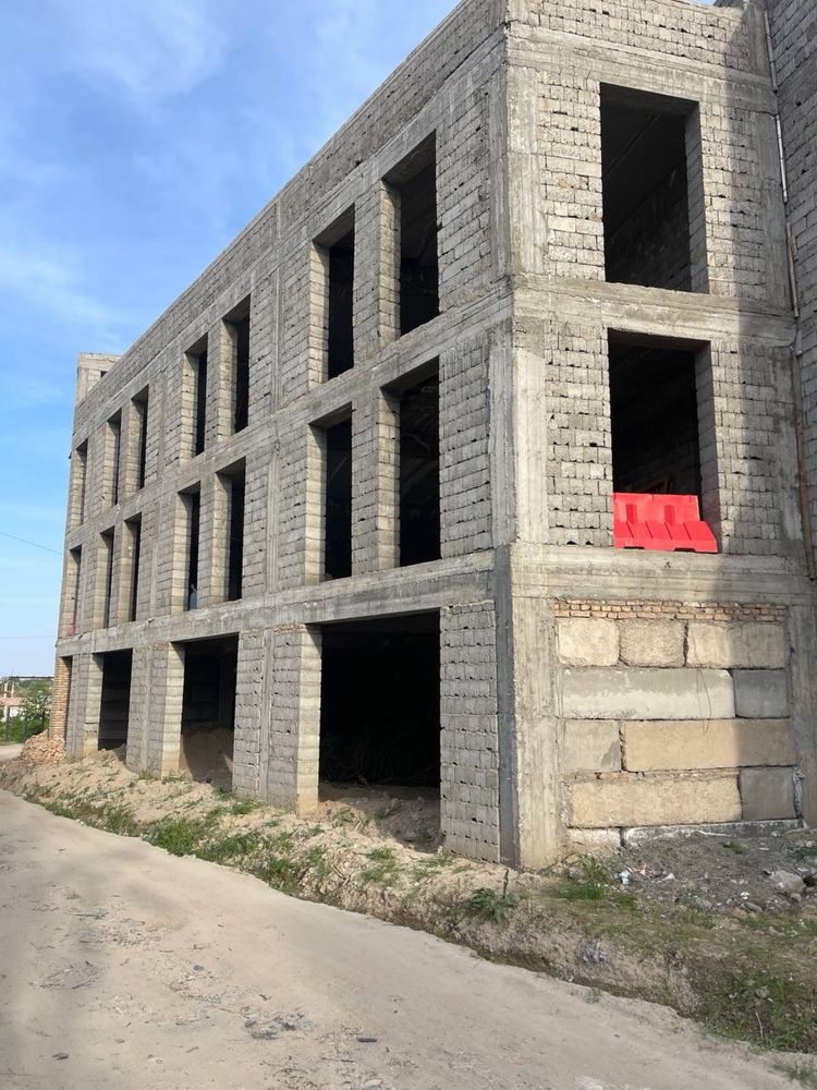 Продаю Здание и Склад в Самарканде 2800 кв.м.
