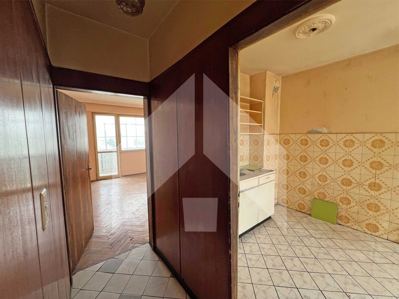 Продава се Двустаен апартамент в Нови пазар - 75 кв.м за 612 €/кв.м - Снимка #16