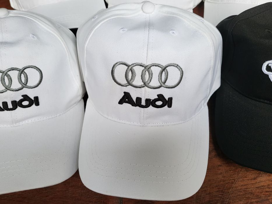 Шапка с козирка регулираща се Волво volvo audi ауди