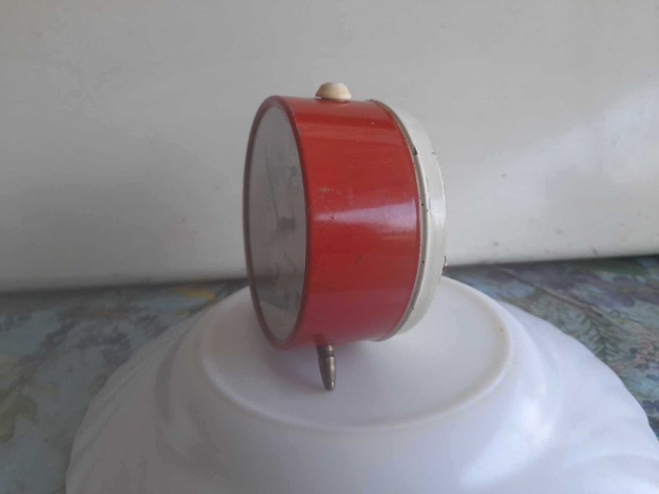 Ceas desteptator de masa/semineu - mecanic , HESTERDAY .Anglia