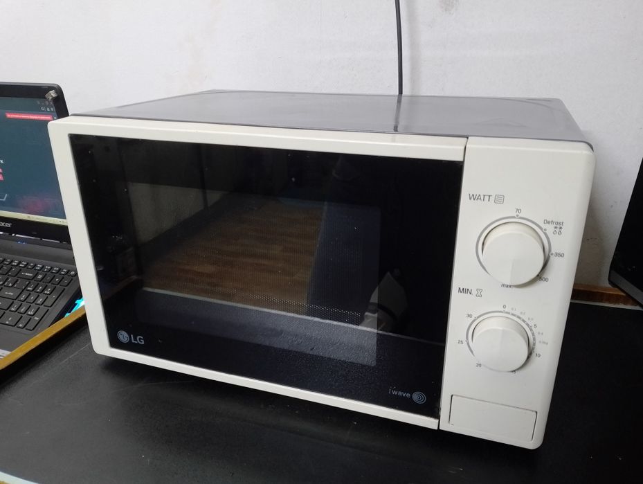 Продам микровоную печь LG