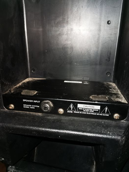 Electric Yamaha Stagepas 500. Go Play wireless