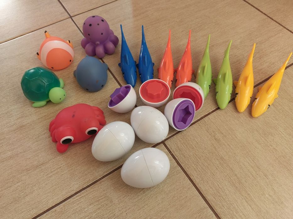 Различни видове животни детски играчки - домашни, диви, динозаври, нас