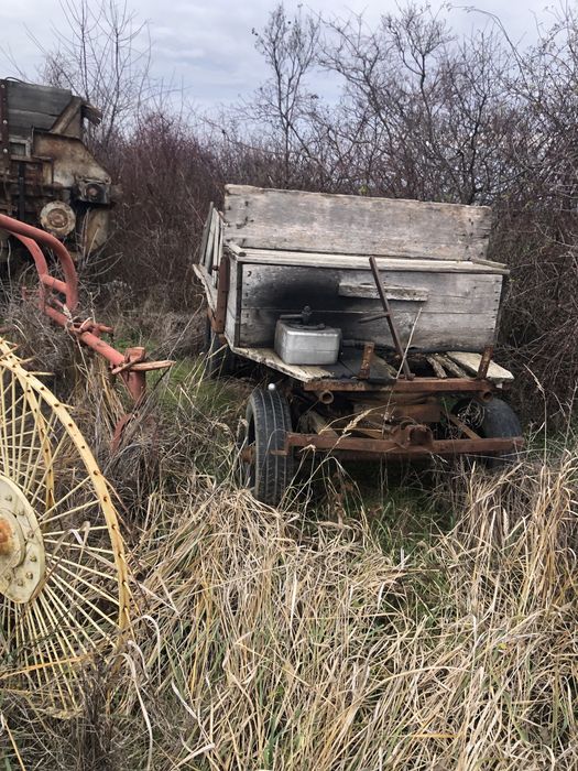 Remorca pe o axa si piesa pt remorci jud