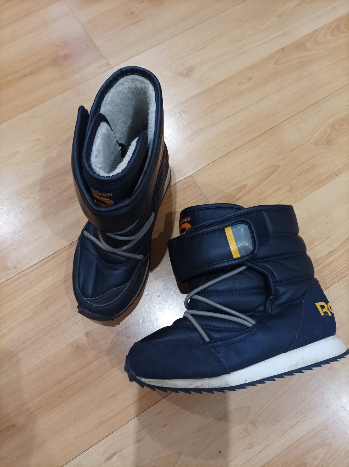 Зимни боти  Reebok