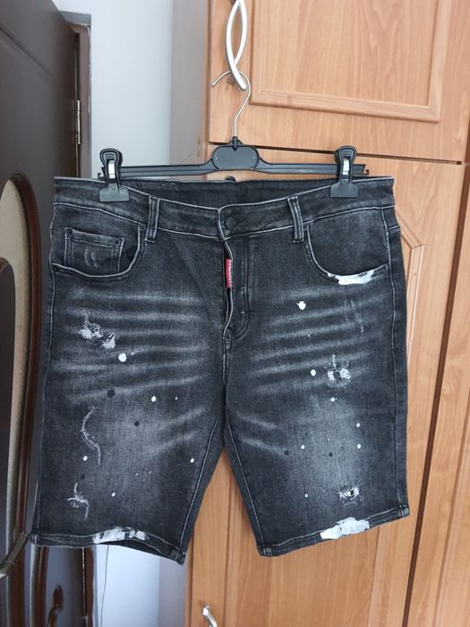 Vând blugi Dsquared
