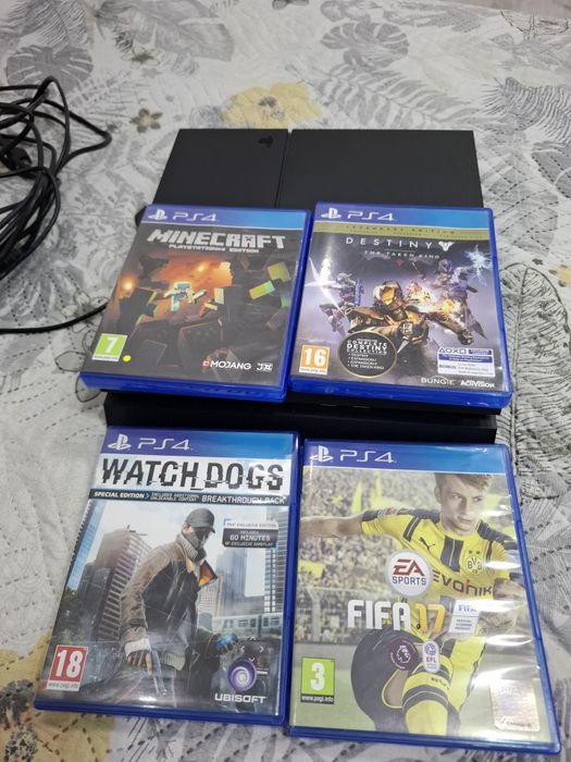 Продавам Playstation 4
