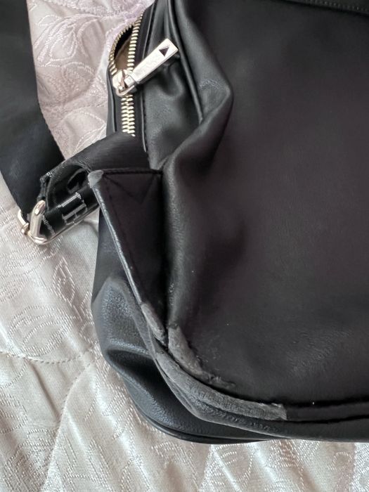 Ежедневна Черна раница Guess