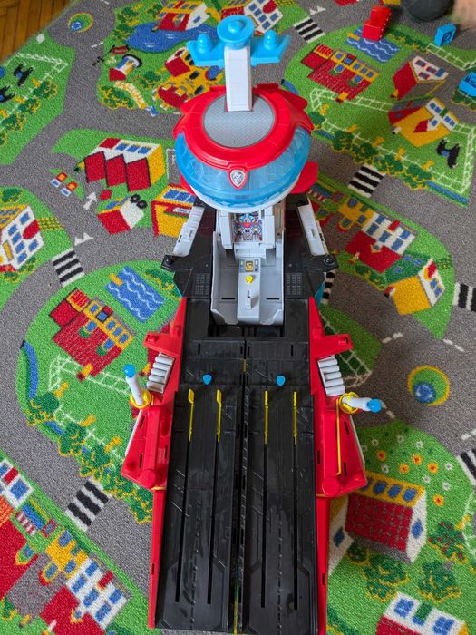 Vând jucăria originală Paw Patrol Pup Squad – Aircraft Carrier HQ