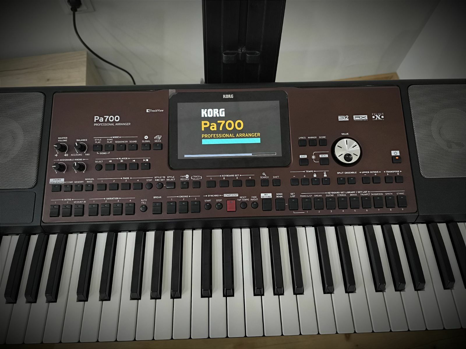 Korg PA700 Корг Па700