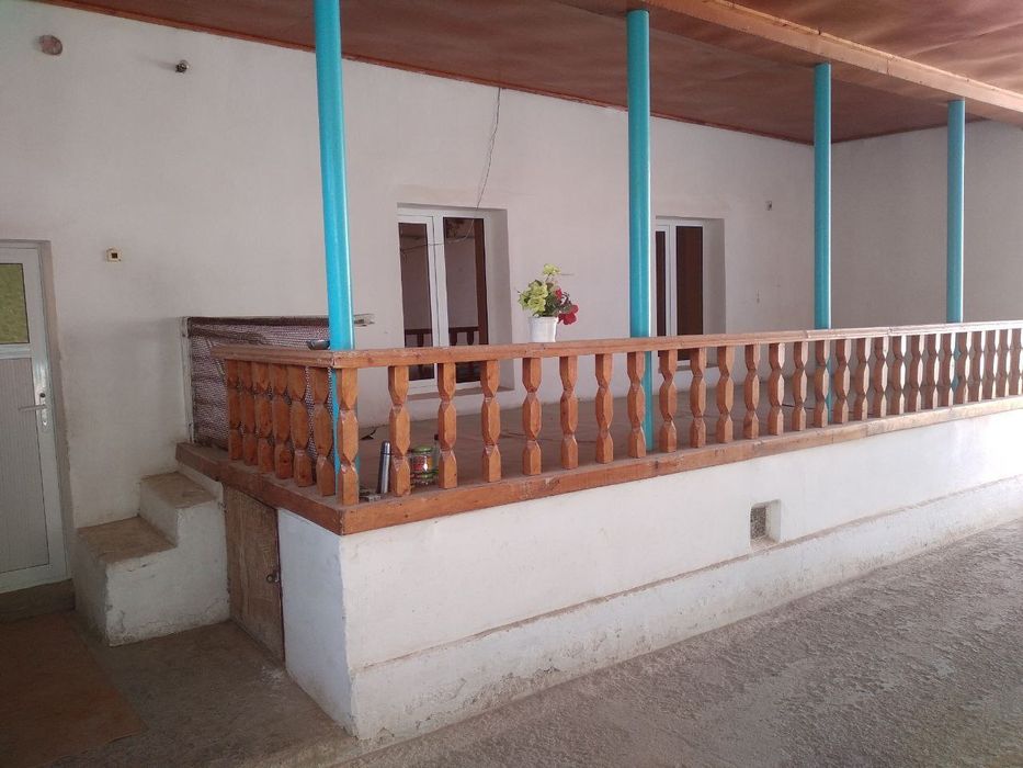 Hovli sotiladi.   Navoiy shahar Guliston MFY