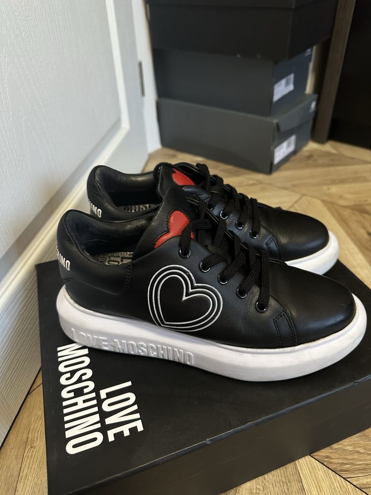 Маратонки Love Moschino