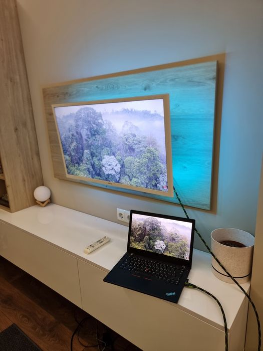 Телевизор Samsung Smart TV 32 инча с красиви и плътни цветове!