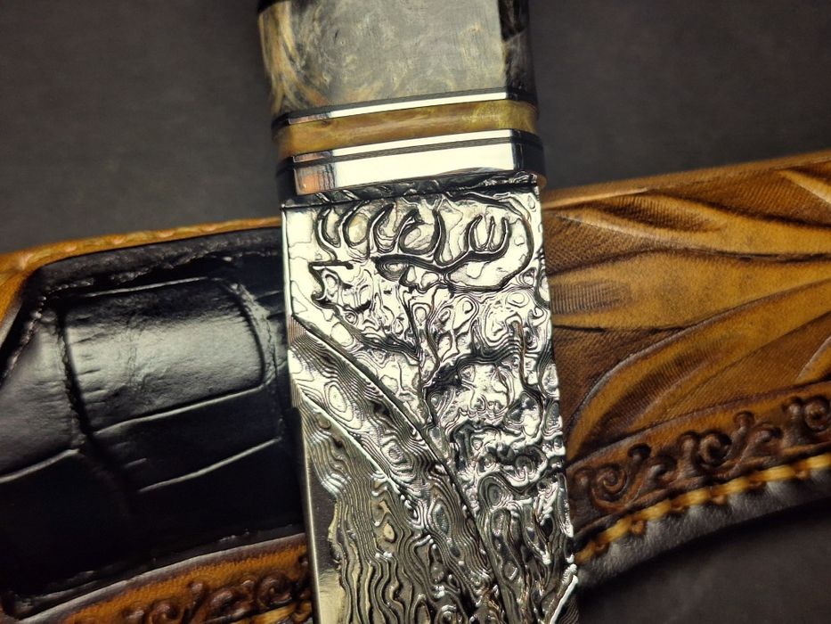 Японски ловен нож от дамаска стомана VG-10 (96 слоя) с кожена кания