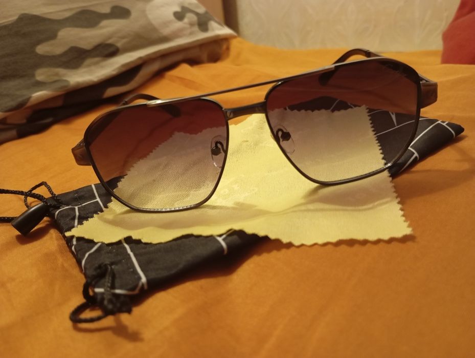 Очки солнцезащитные от бренда картье