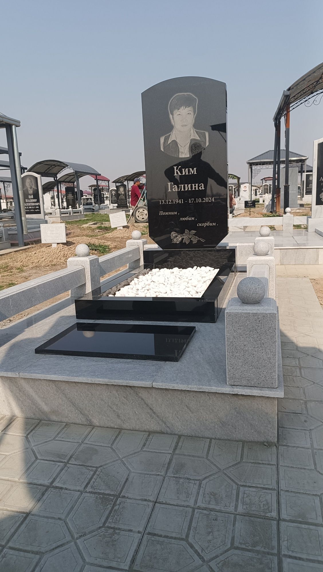 Памятник гранитный