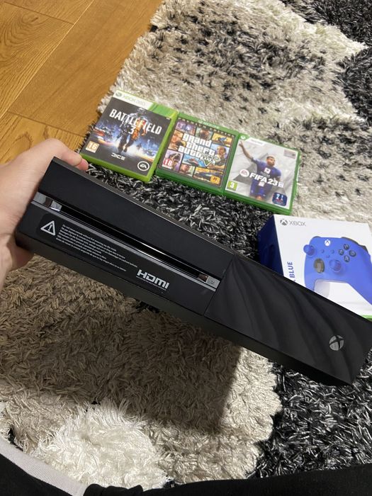 Xbox one + Controlet Shok Blue + 3 jocuri