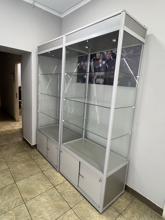 Стелаж витринный стеклянный