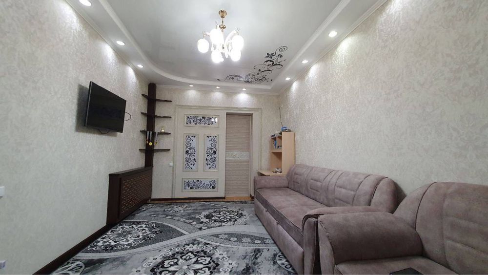 Продаю срочно раскладной диван и два кресла