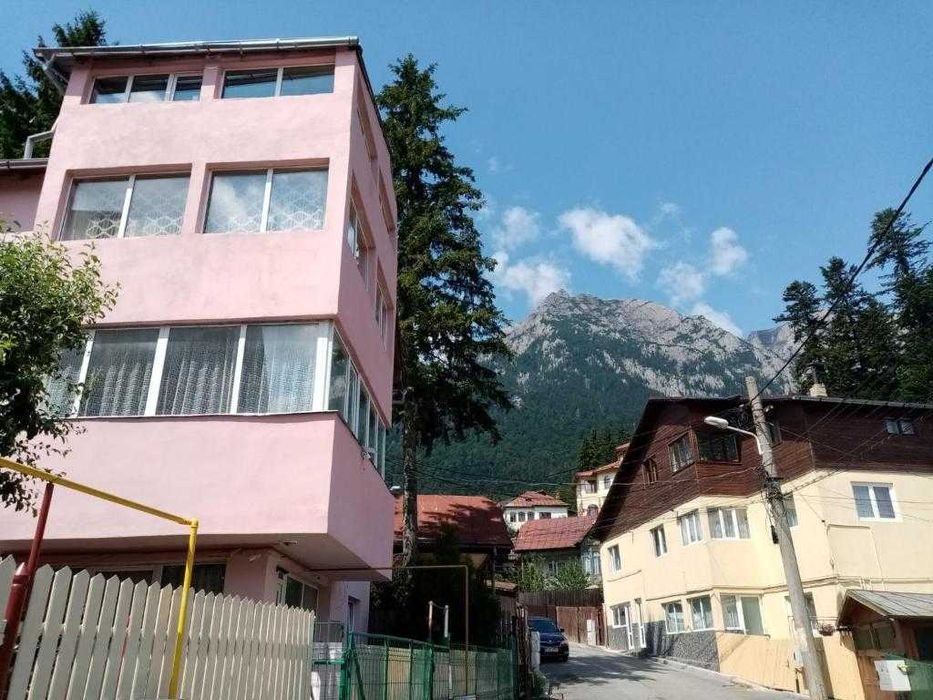 Inchiriez apartamente 3-5 camere