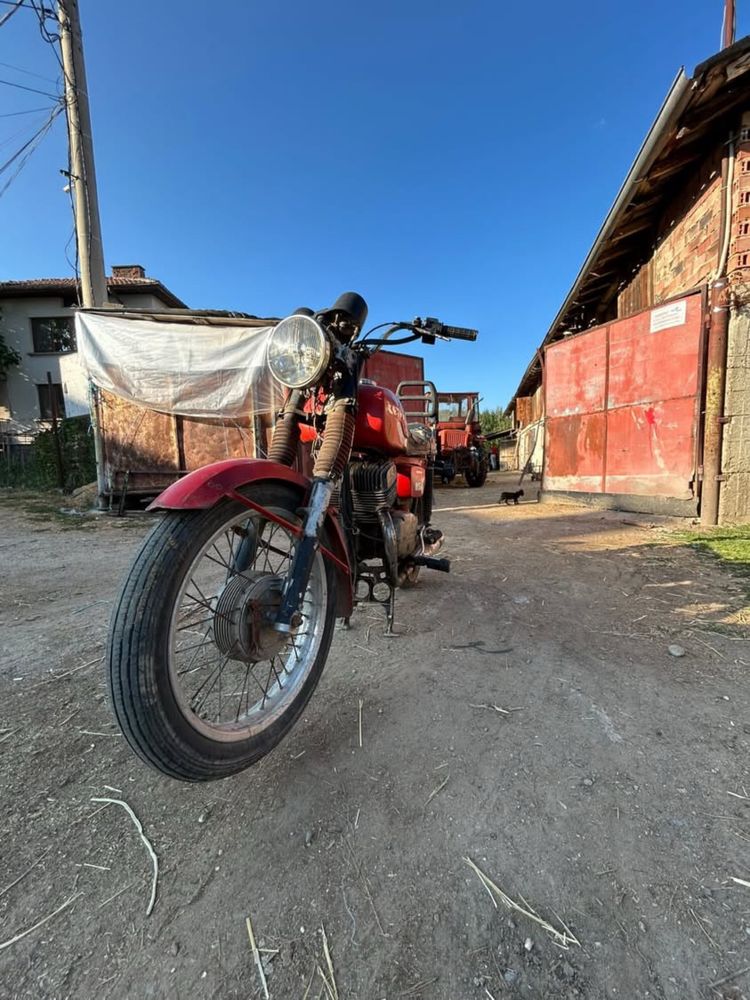 Продавам ЧЗ 350.
